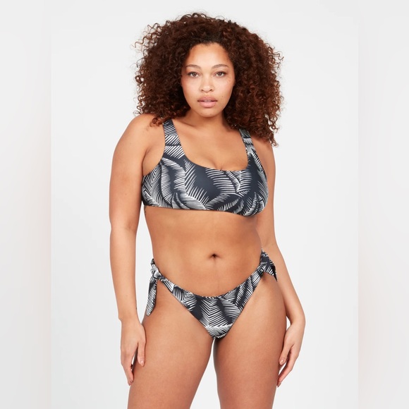 VOLCOM STAY OR LEAF TIE SIDE HIPSTER PLUS SIZE BIKINI BOTTOM - Picture 2 of 6